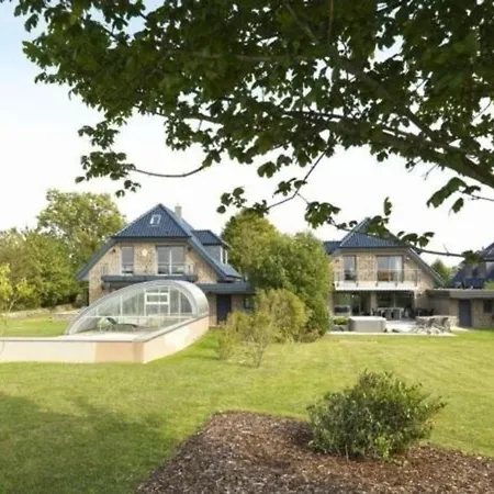 In Boltenhagen Mit Privatem Pool Holiday home Redewisch